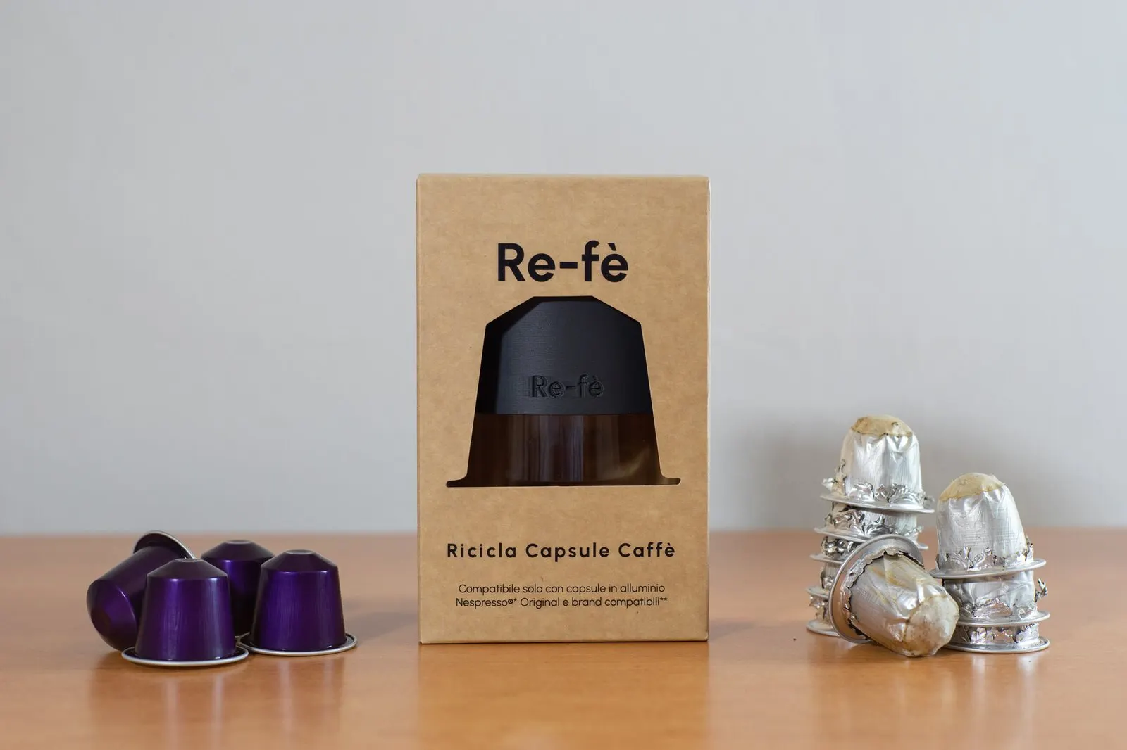 Re-fè Original con la sua confezione e capsule usate
