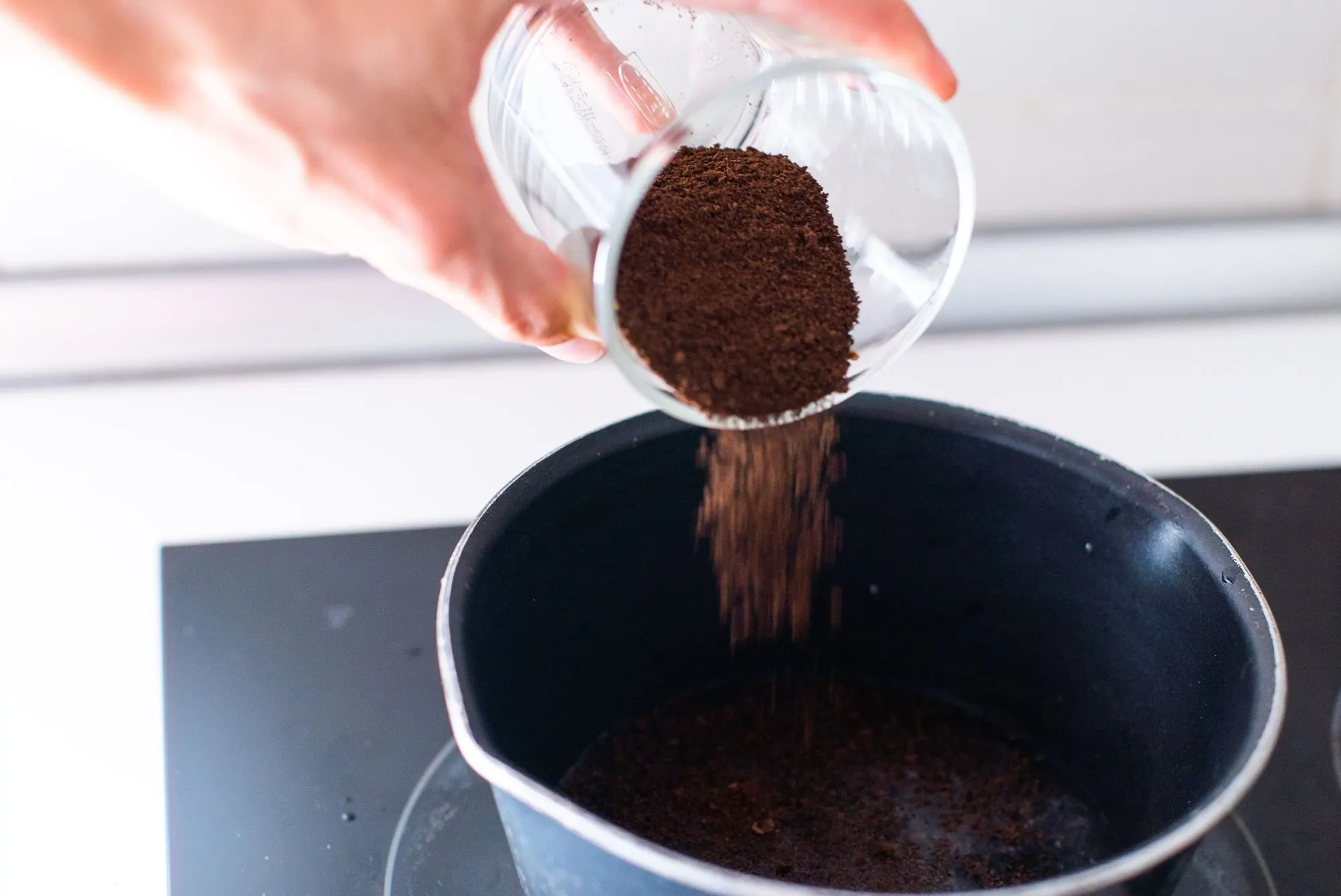 Workshop Bioplastiche Caffè, laboratorio biomateriali Re-fè